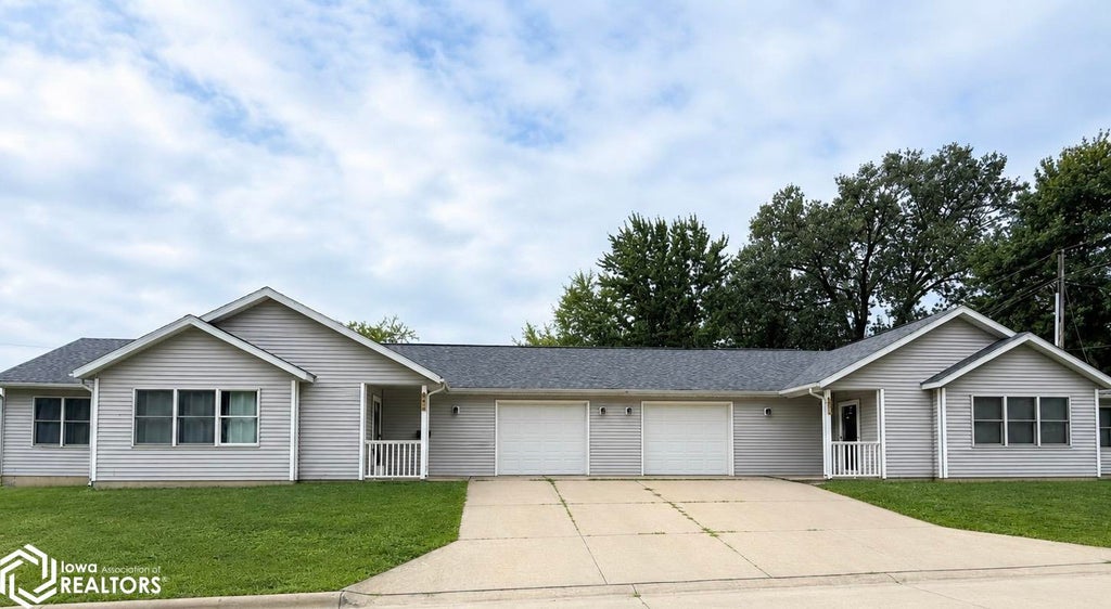 Photo of 201 N Jay Street, Mount Pleasant, IA 52641 (MLS # 6341571)