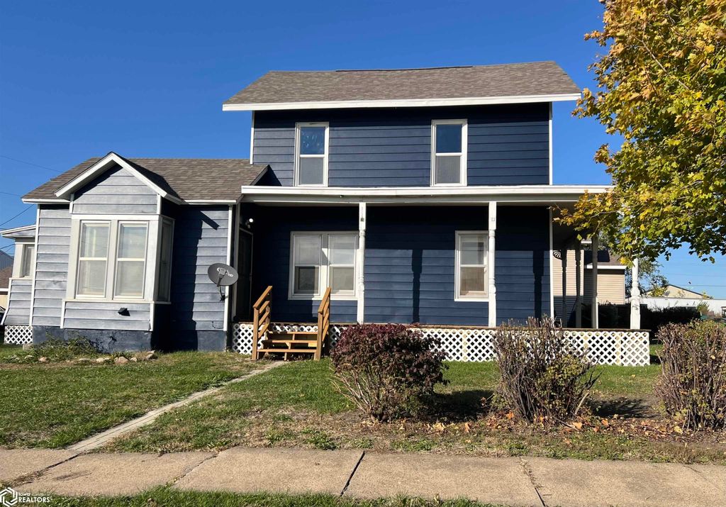 Photo of 210 S Maple Street, Creston, IA 50801 (MLS # 6333470)
