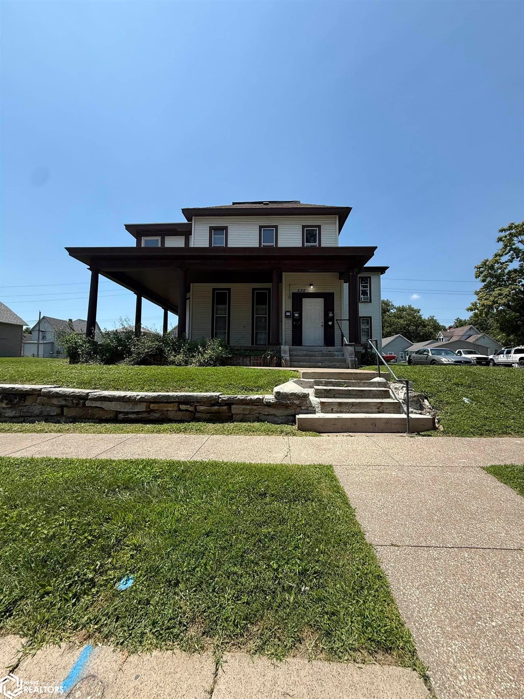 Photo of 535 S 10Th Street, Burlington, IA 52601 (MLS # 6343414)