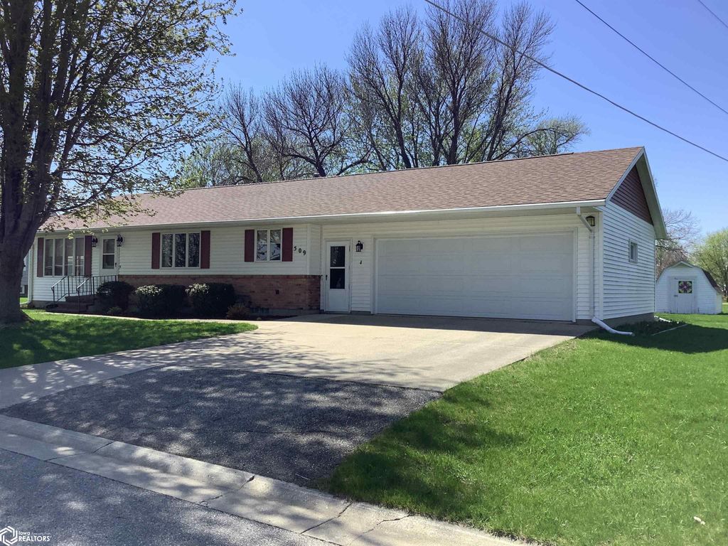 Photo of 509 SW 2nd Street, Buffalo Center, IA 50424 (MLS # 6337681)