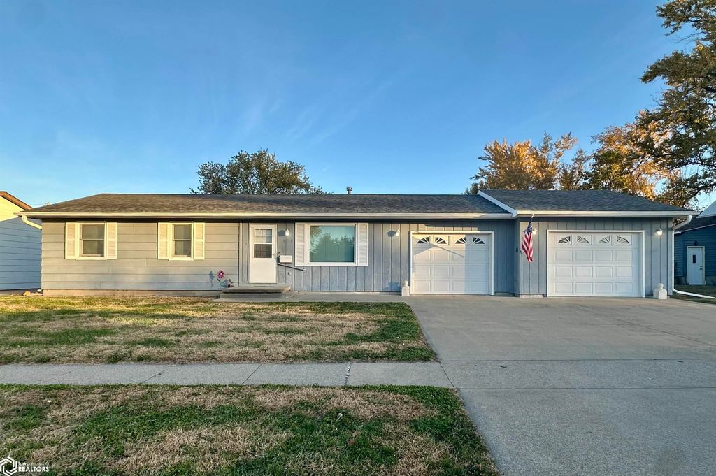 Photo of 1223 Roland Avenue, Chariton, IA 50049 (MLS # 6333500)