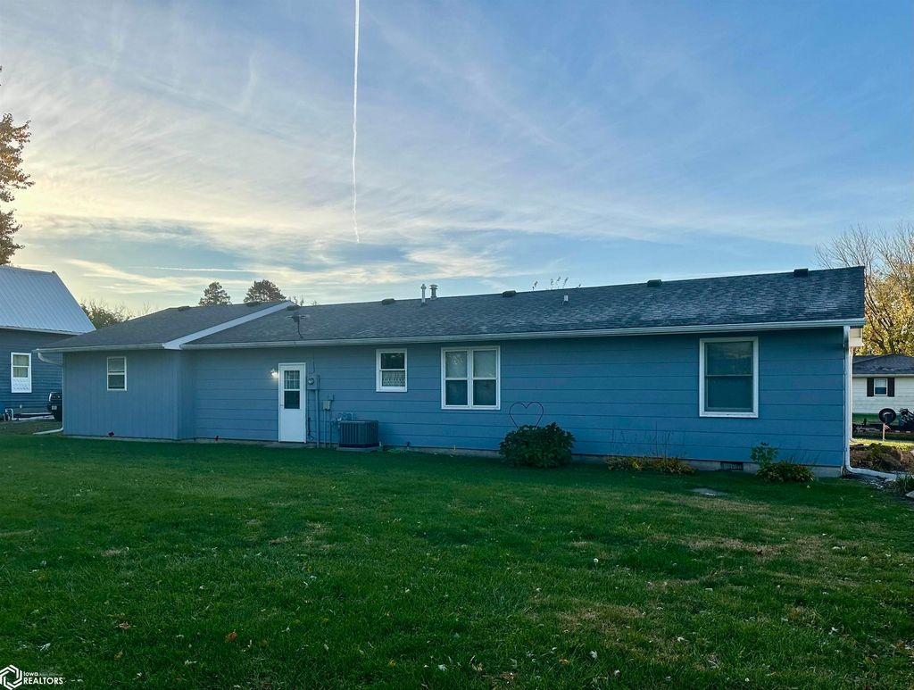 Photo of 1223 Roland Avenue, Chariton, IA 50049 (MLS # 6333500)