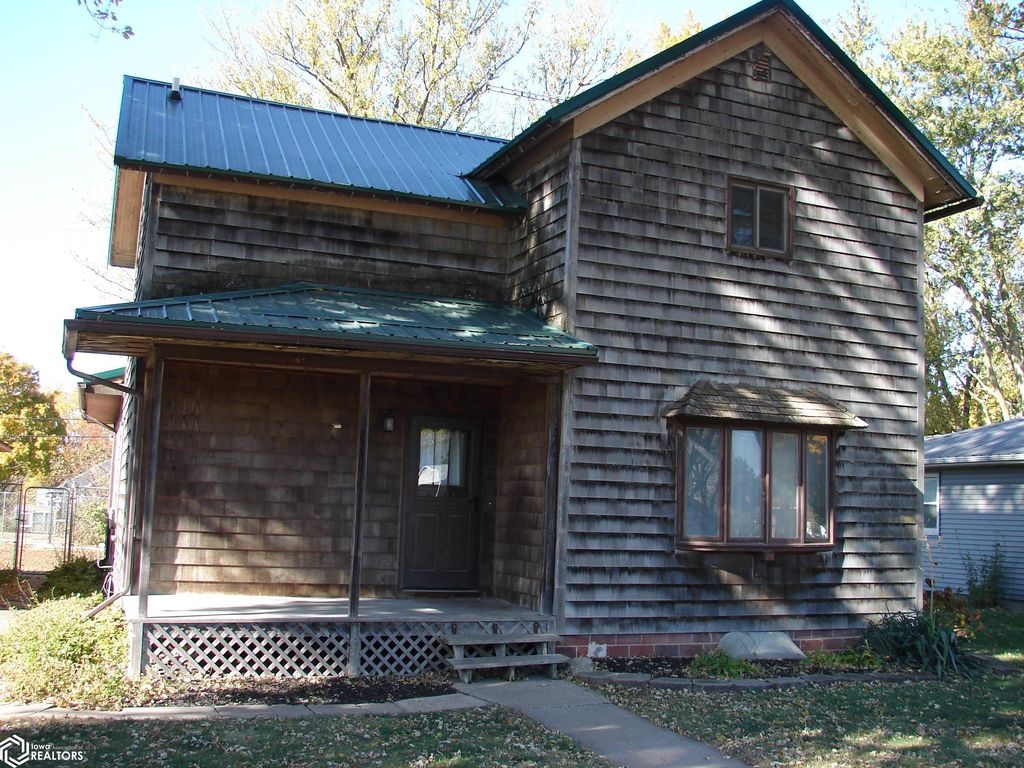 Photo of 205 N Chestnut St. St, Crawfordsville, IA 52621 (MLS # 6333506)