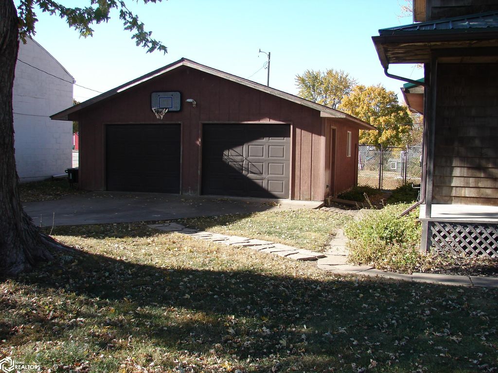 Photo of 205 N Chestnut St. St, Crawfordsville, IA 52621 (MLS # 6333506)