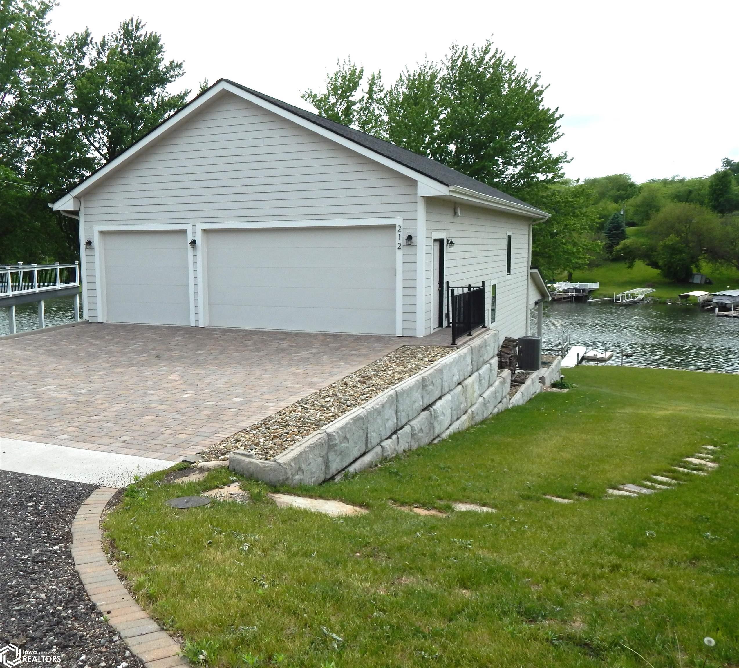 212 Eastside Lane