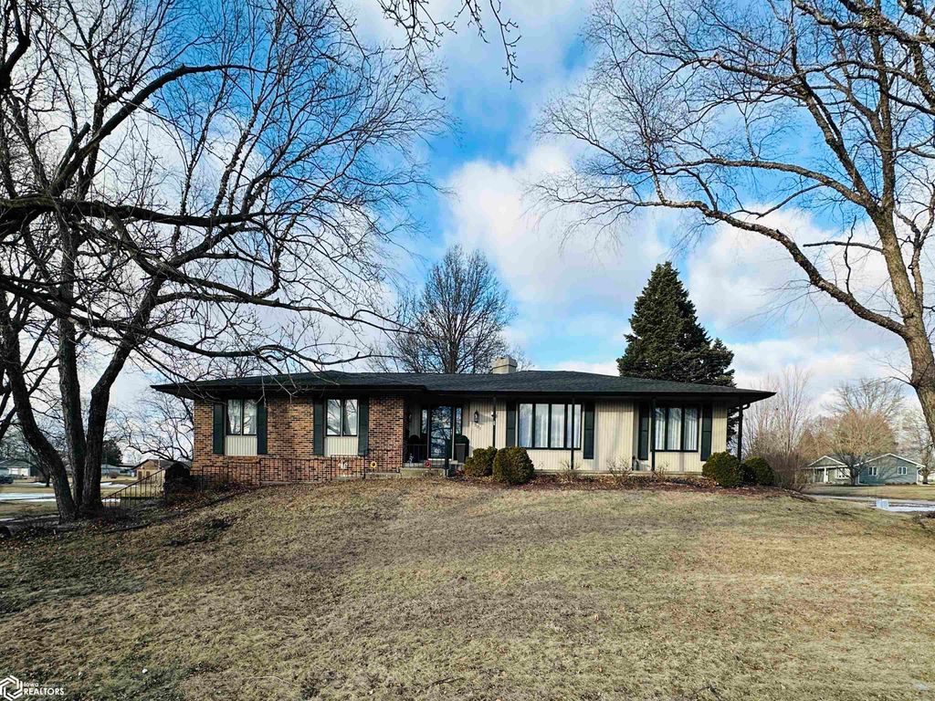 Photo of 1301 Main St St, Ackley, IA 50601 (MLS # 6335435)