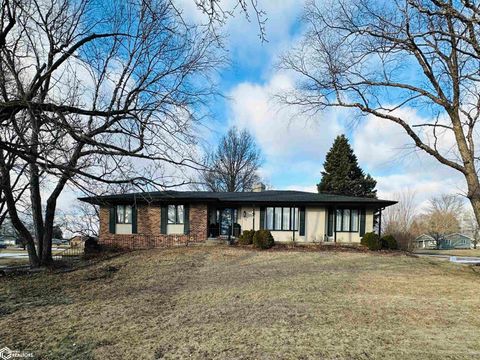 Photo of 1301 Main St St, Ackley, IA 50601 (MLS # 6335435)