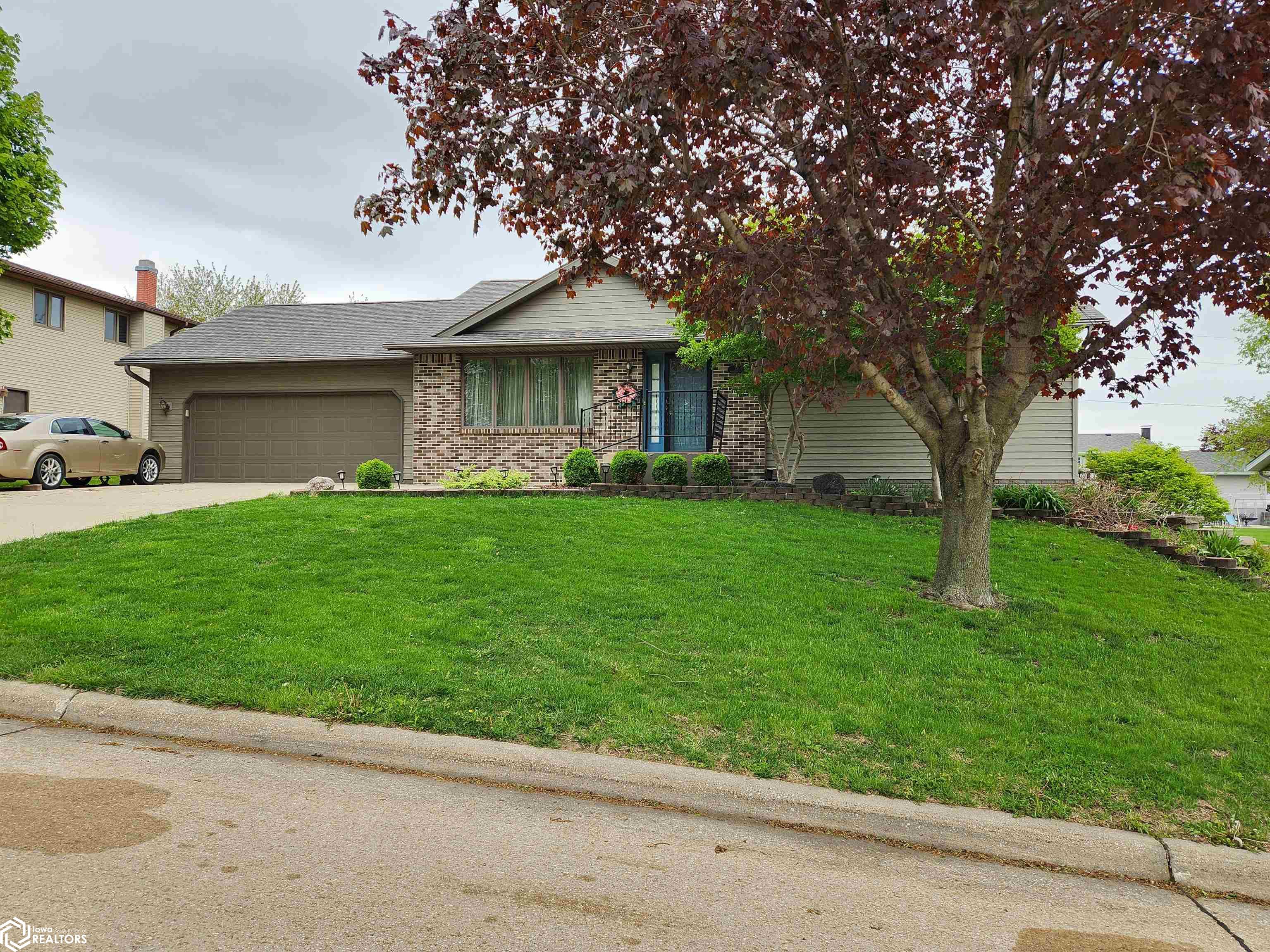 Photo 1 of 16 — 1308 Washington Street, Tama, IA 52339
