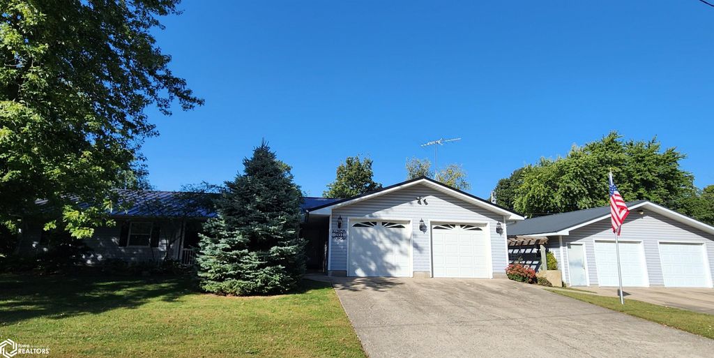 Photo of 201 N Chestnut St, Winfield, IA 52659 (MLS # 6332306)