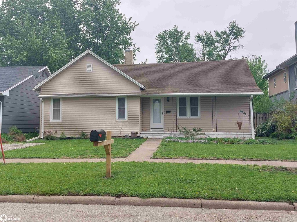 Photo of 808 Ninth Avenue, Shenandoah, IA 51601 (MLS # 6337679)