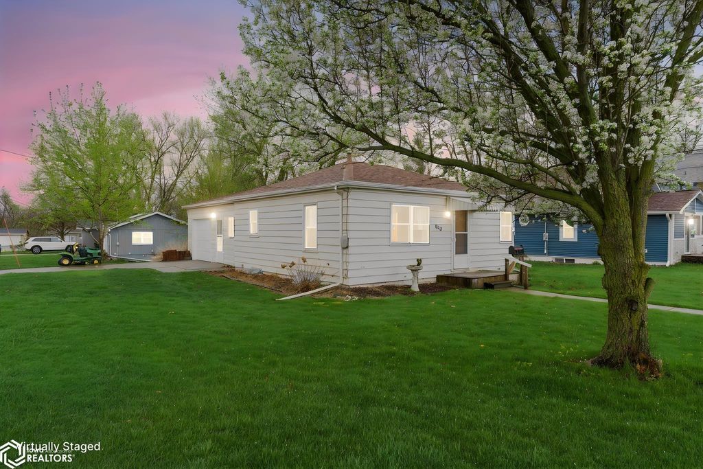 Photo of 840 C Avenue, Nevada, IA 50201 (MLS # 6337719)