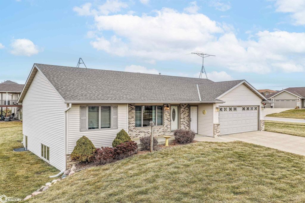 Photo of 1319 Woodland Drive, Carroll, IA 51401 (MLS # 6335036)