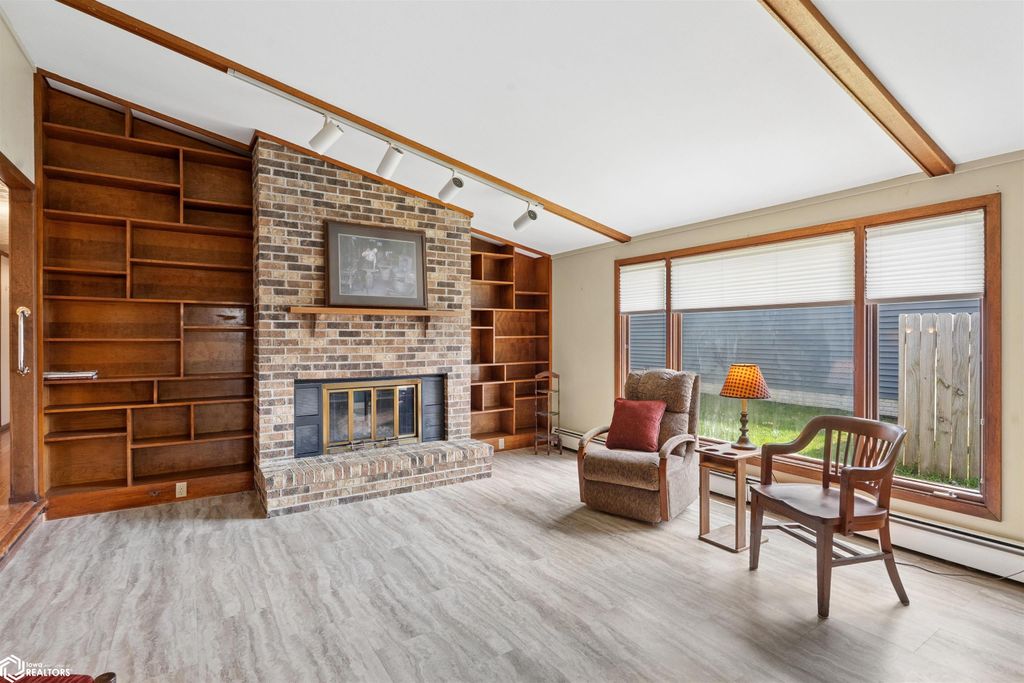 Photo of 1403 Austin Place, Marshalltown, IA 50158 (MLS # 6337551)