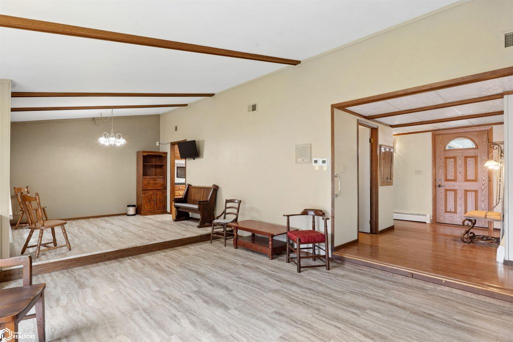 Photo of 1403 Austin Place, Marshalltown, IA 50158 (MLS # 6337551)
