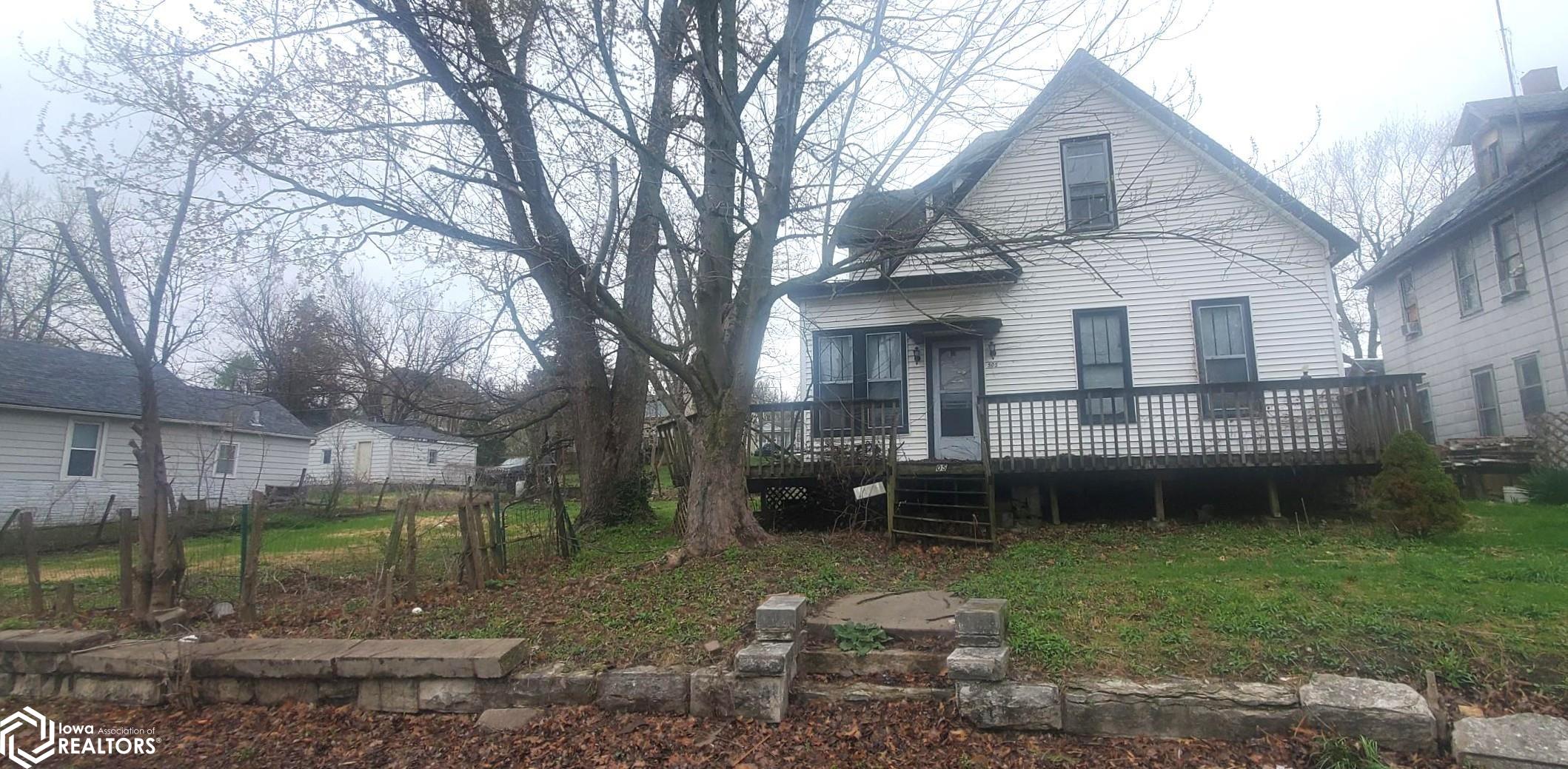 Photo 1 of 14 — 505 S Marshall Street, Burlington, IA 52601