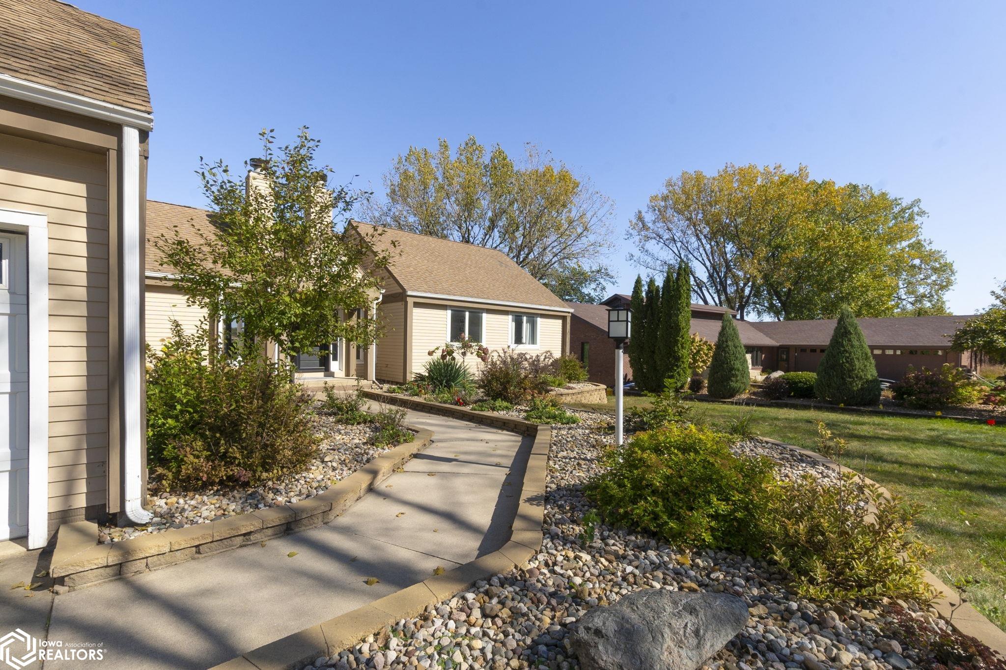 1000 Briarstone Dr