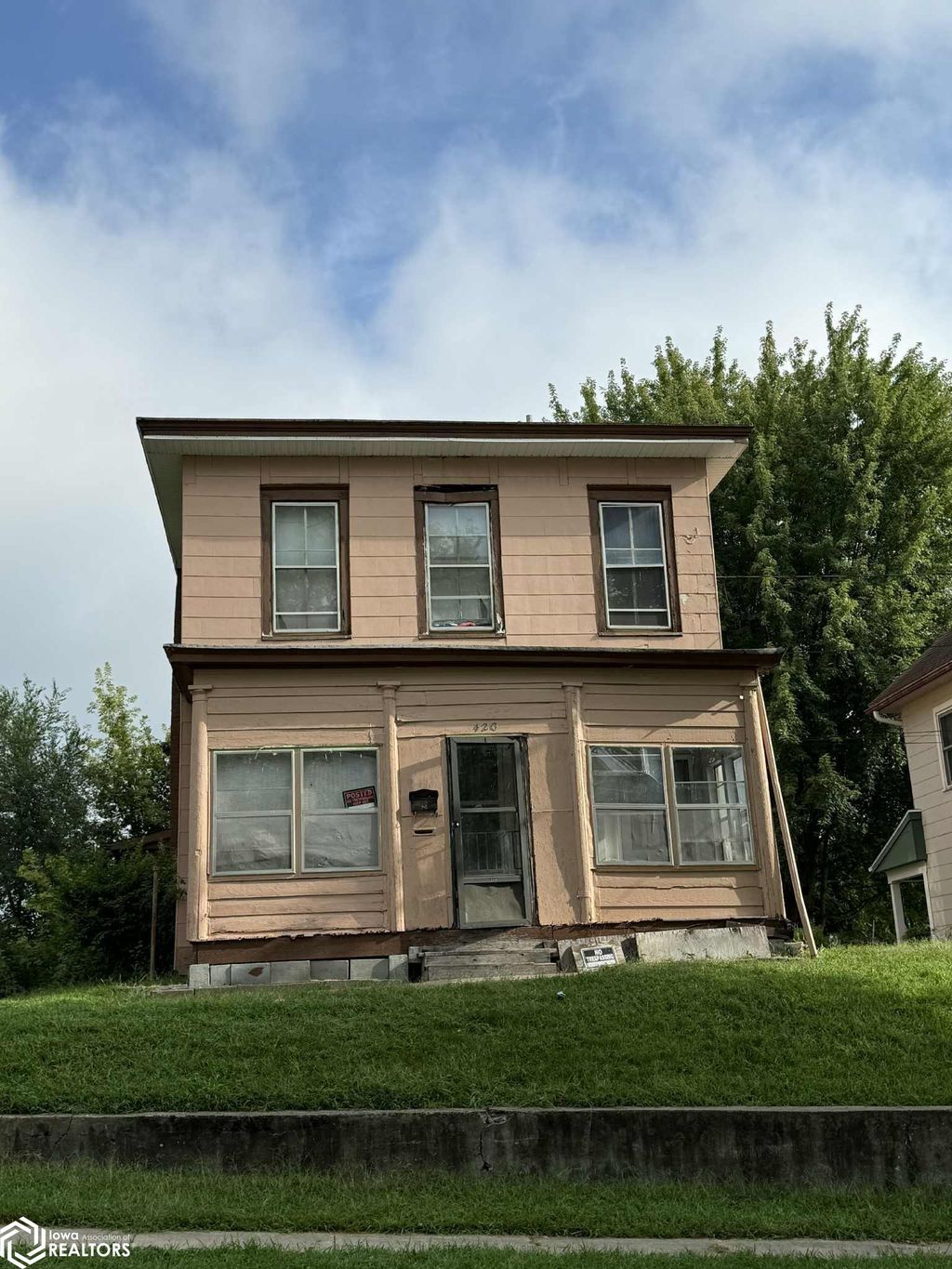 Photo of 420 Maple Street, Burlington, IA 52601 (MLS # 6330957)