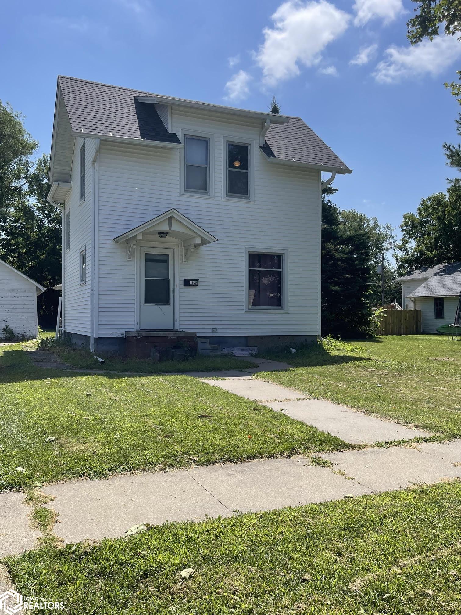 Photo 1 of 24 — 1026 Summer Street, Grinnell, IA 50112