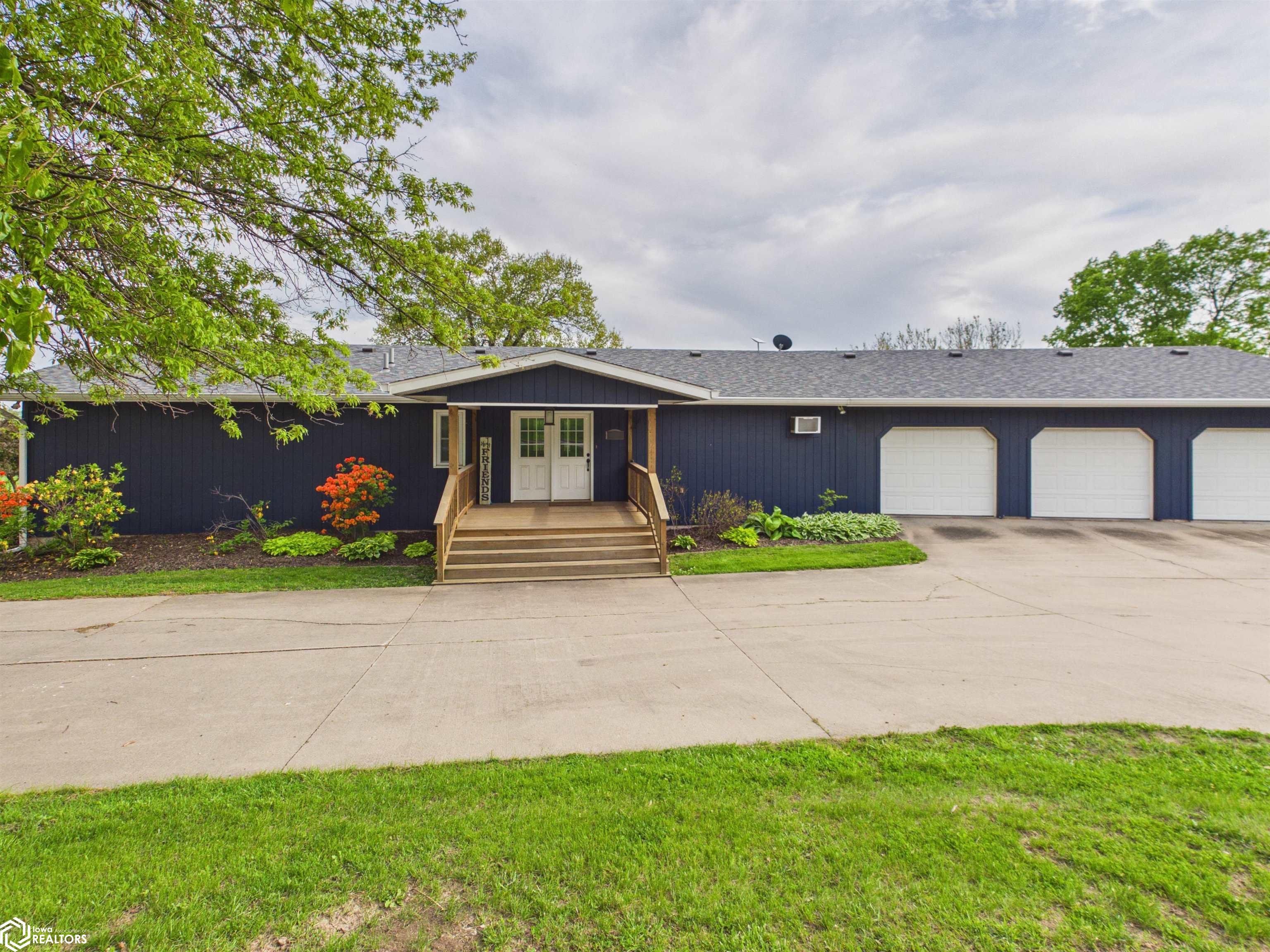 2038 W Finley Avenue
