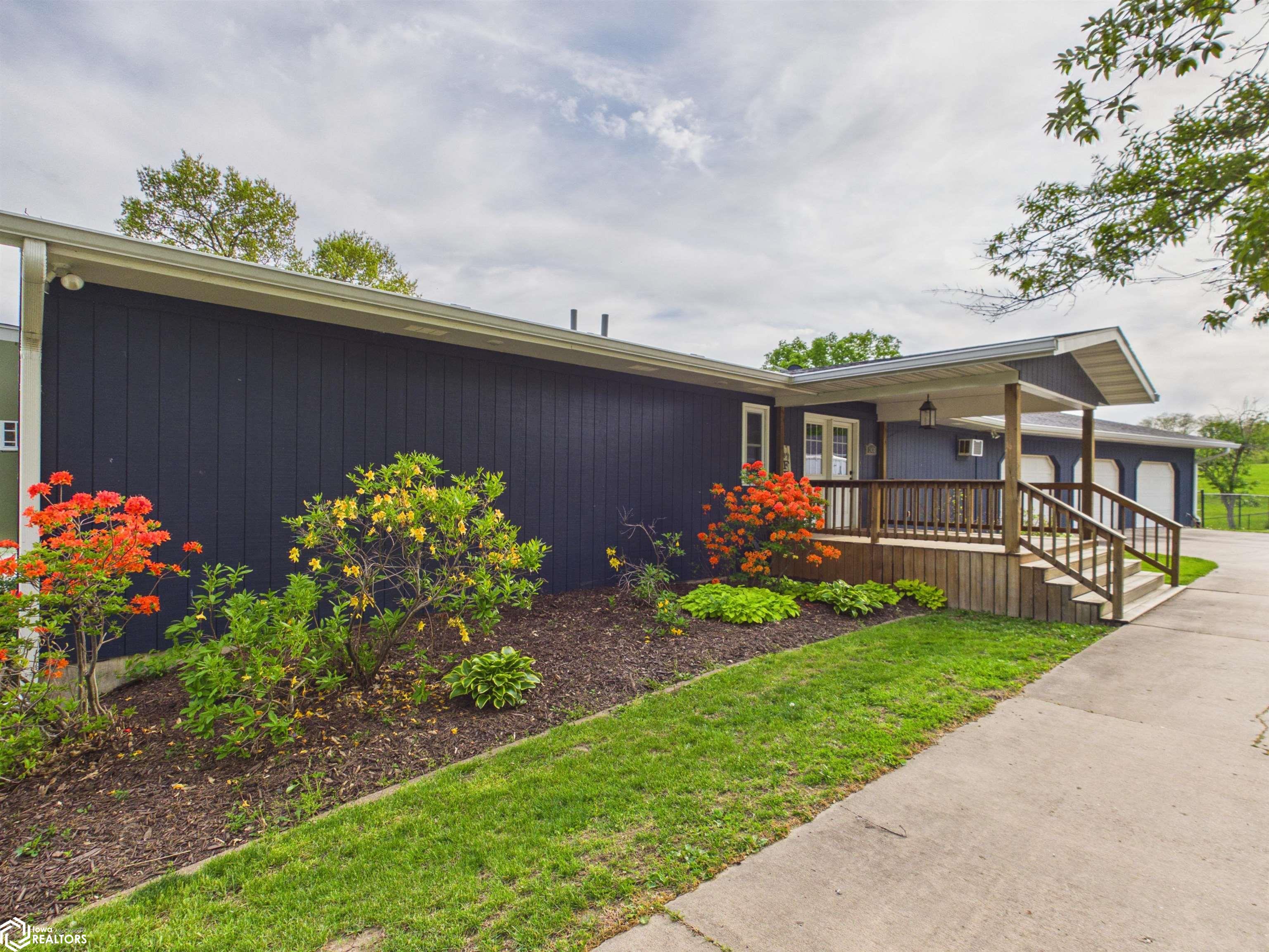 2038 W Finley Avenue