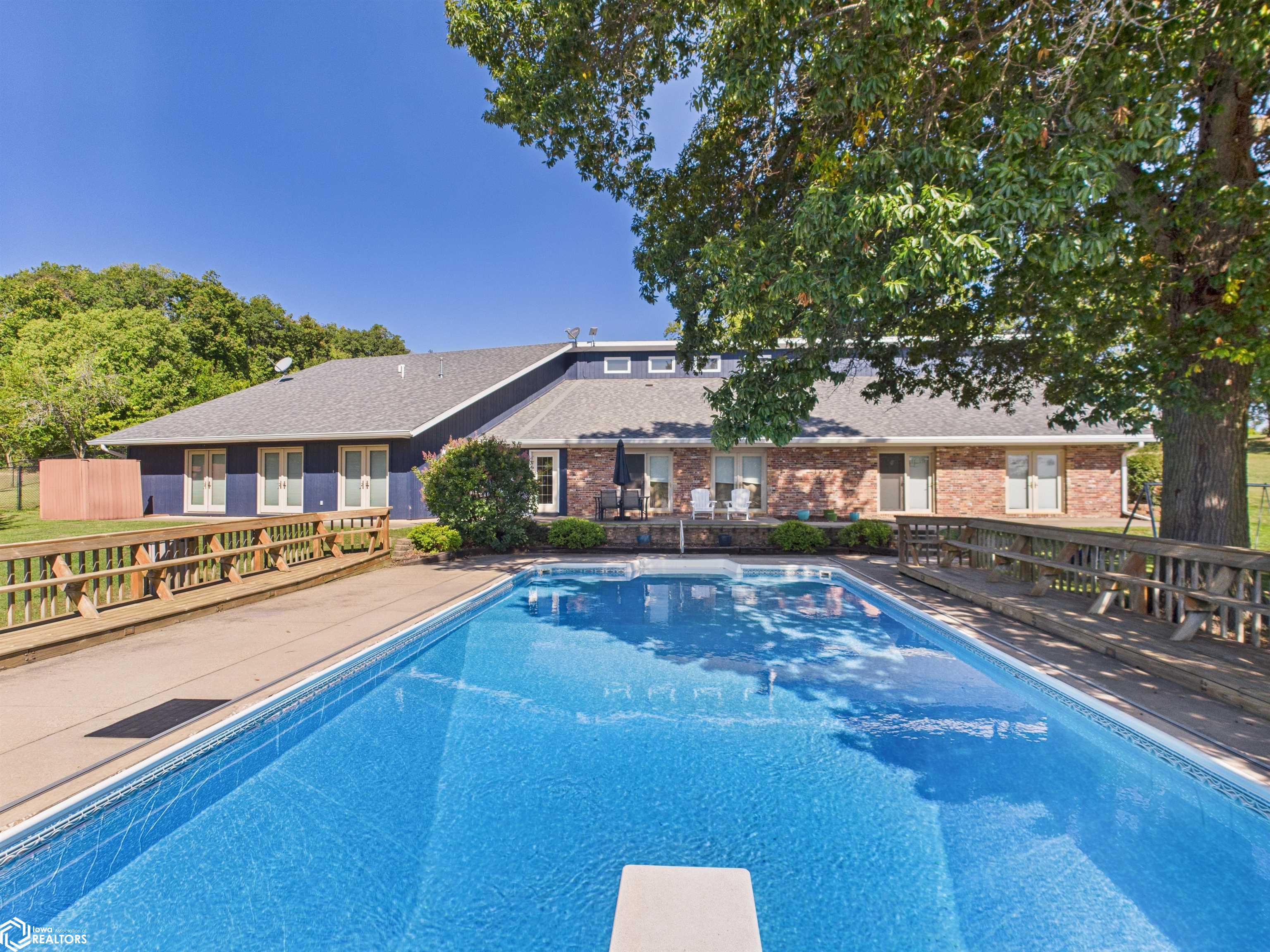 2038 W Finley Avenue