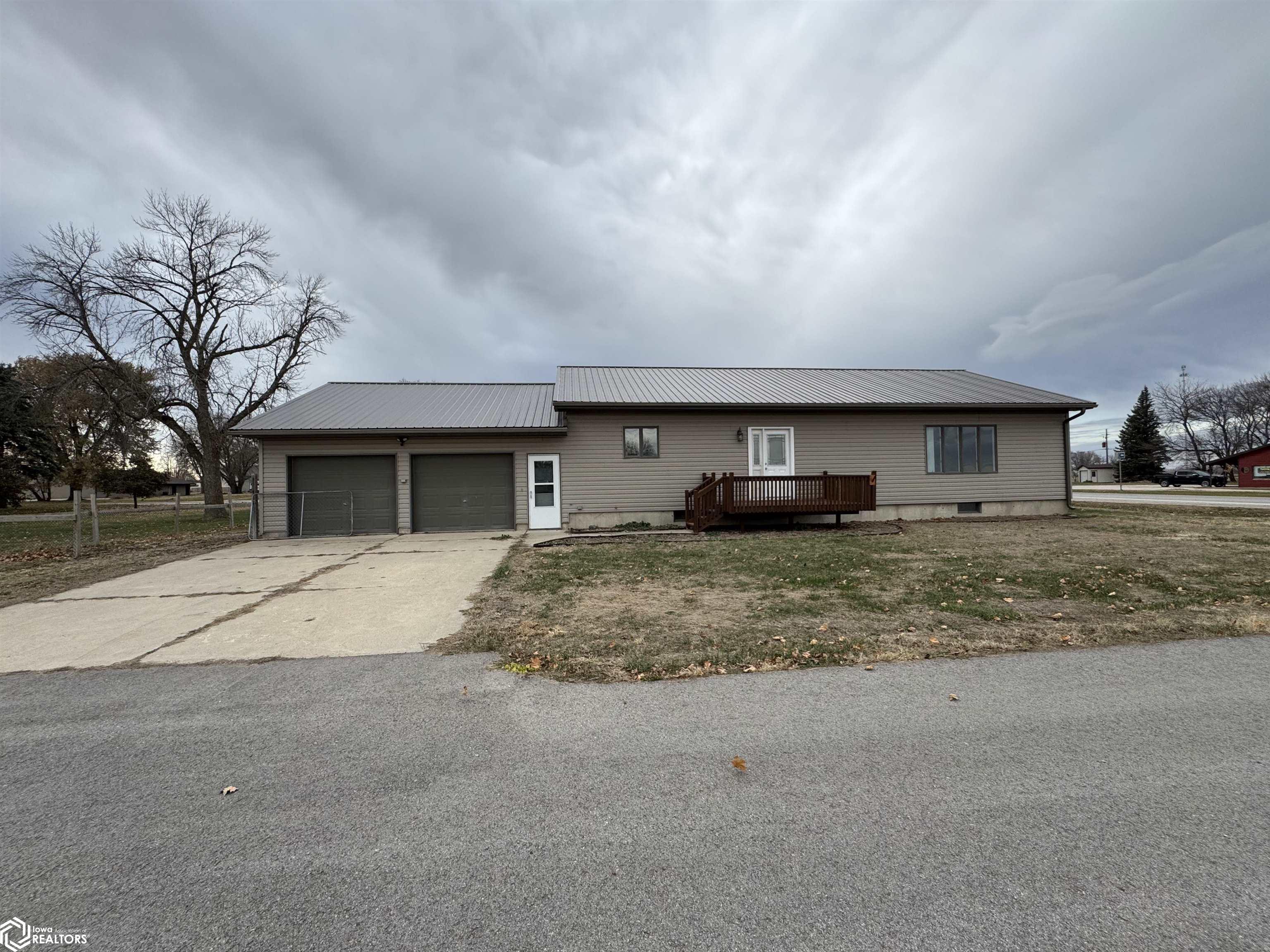 Photo 1 of 42 — 102 SE 3rd Street, Gilmore City, IA 50541