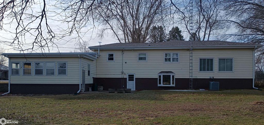 Photo of 1610 Terrace Blvd Blvd, Hampton, IA 50441 (MLS # 6336237)