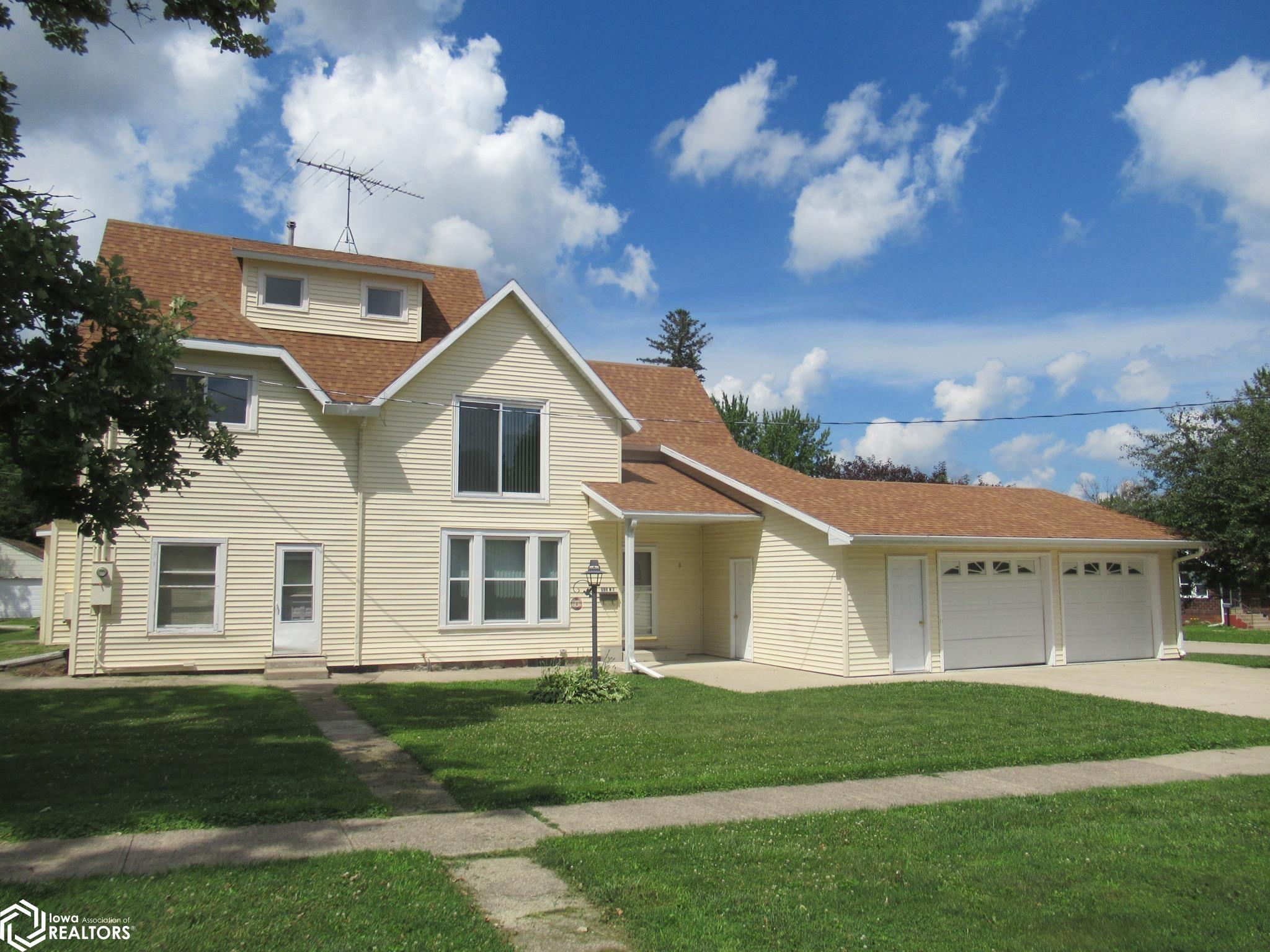 Photo 1 of 17 — 506 N 7th, Forest City, IA 50436