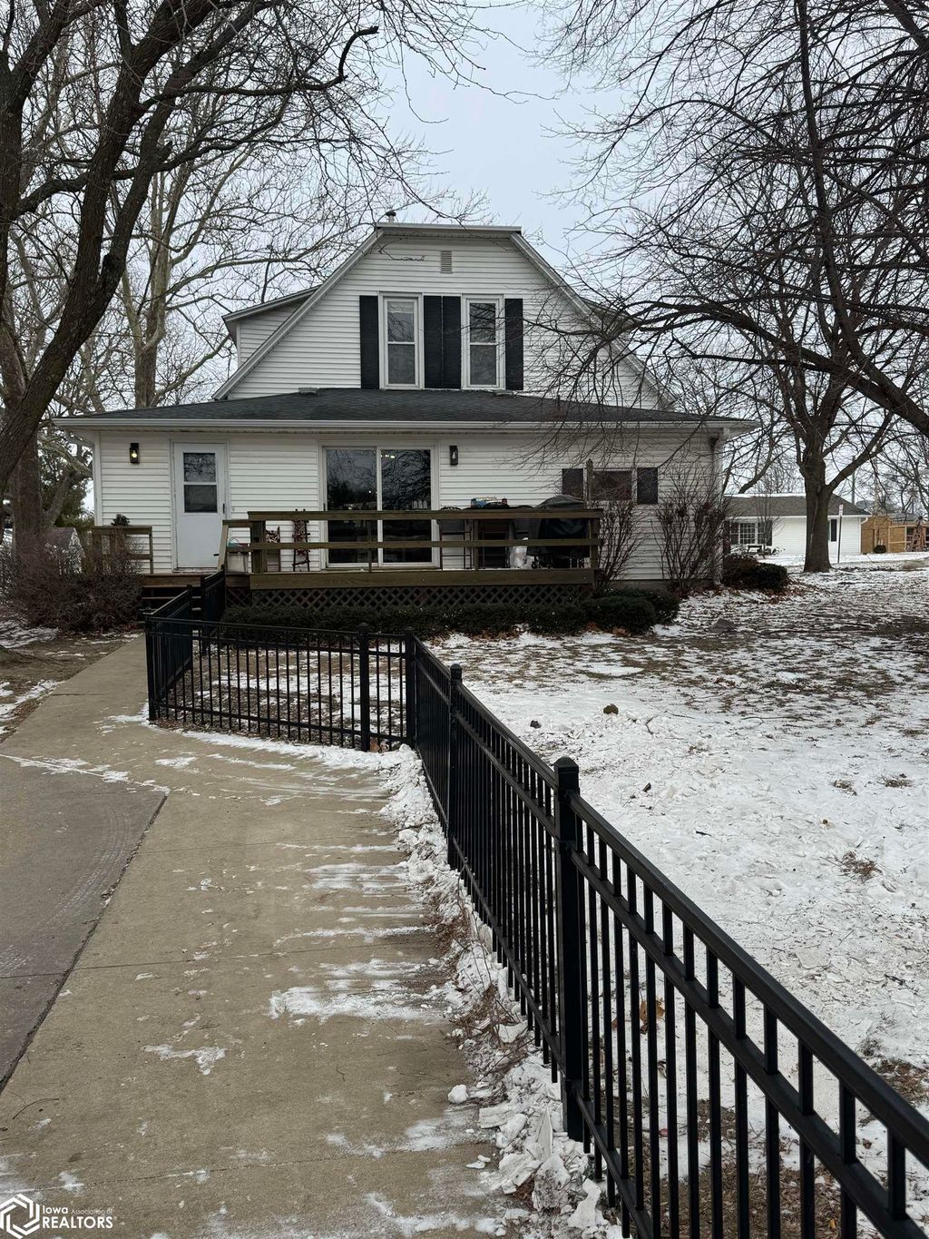 Photo of 207 W Marion Street, Sigourney, IA 52591 (MLS # 6334994)