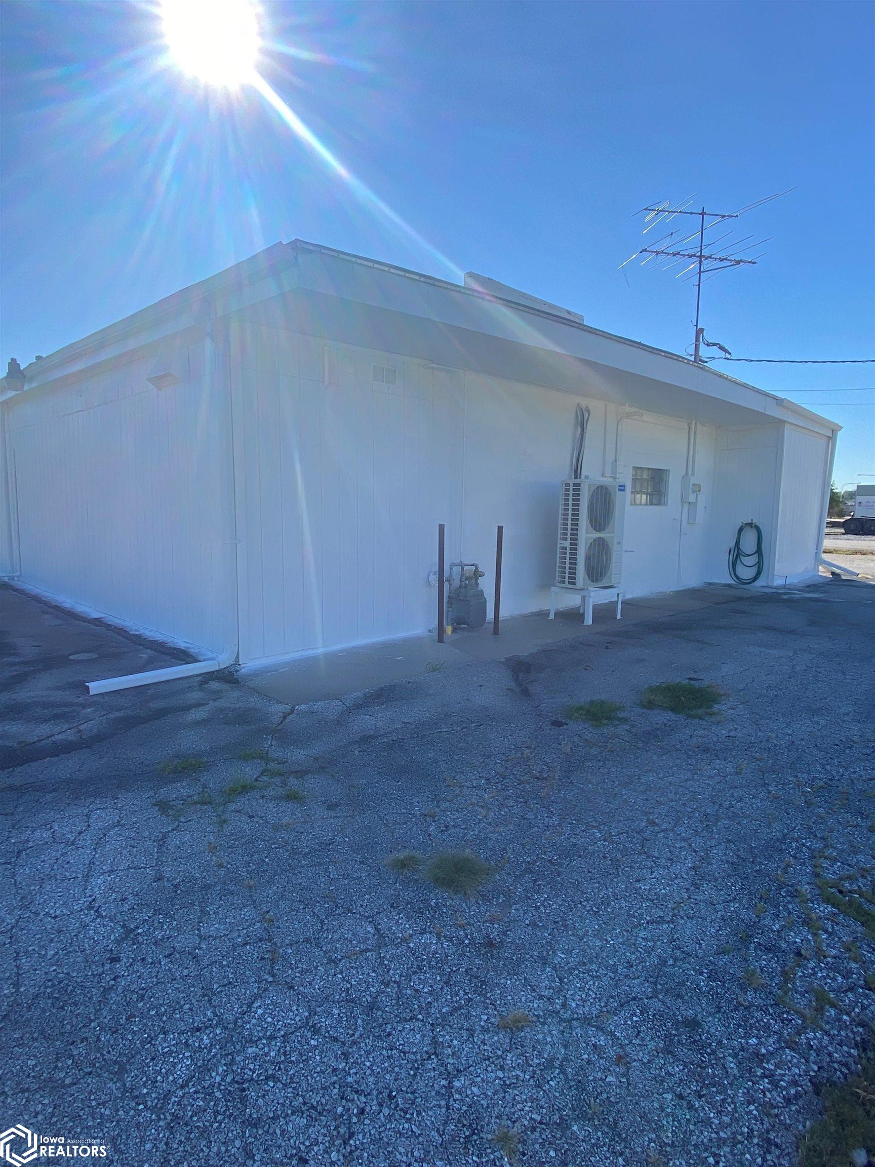 1011 N Broadway Street