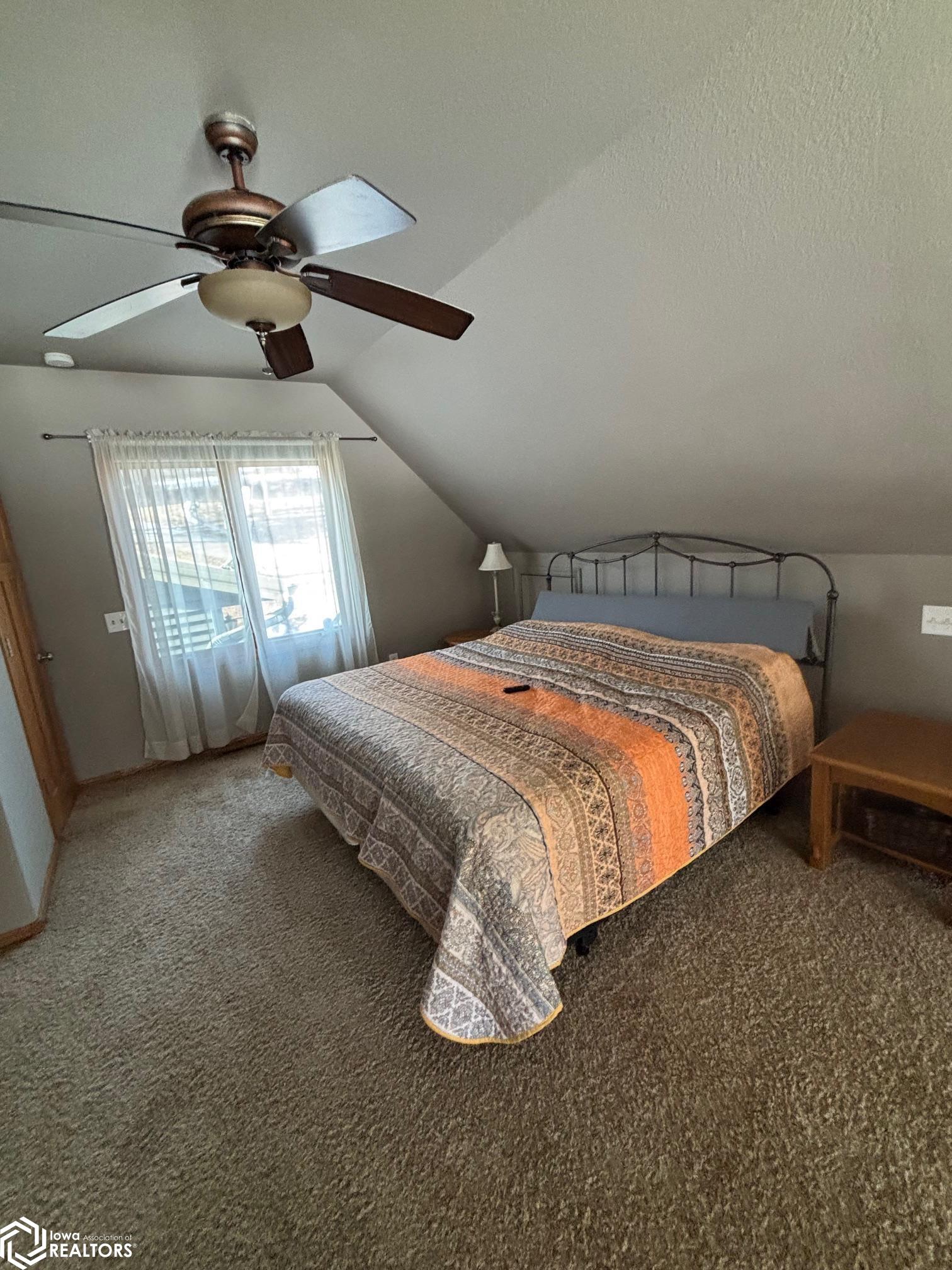 4220-4219 W Lakeshore Drive