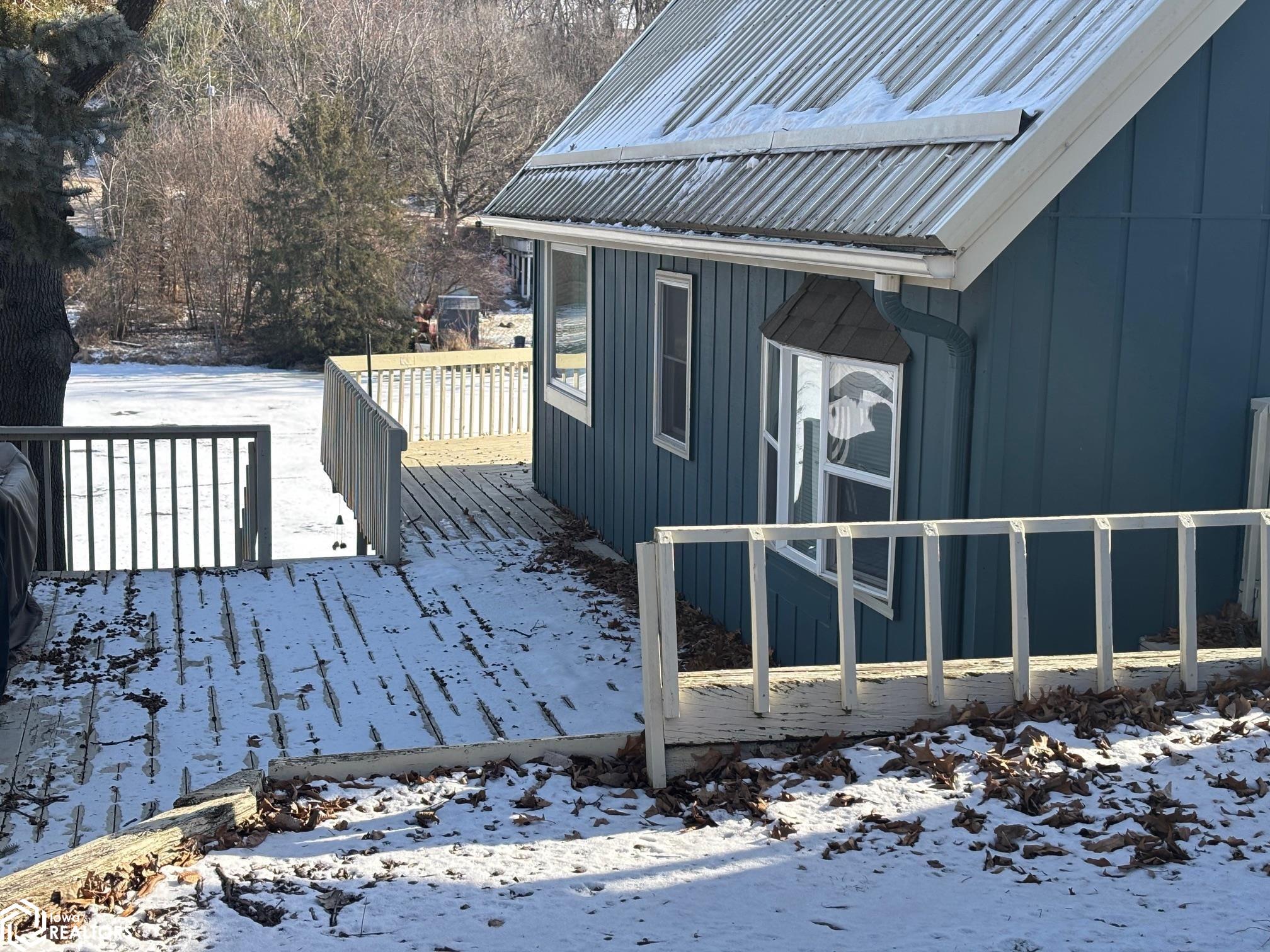 4220-4219 W Lakeshore Drive