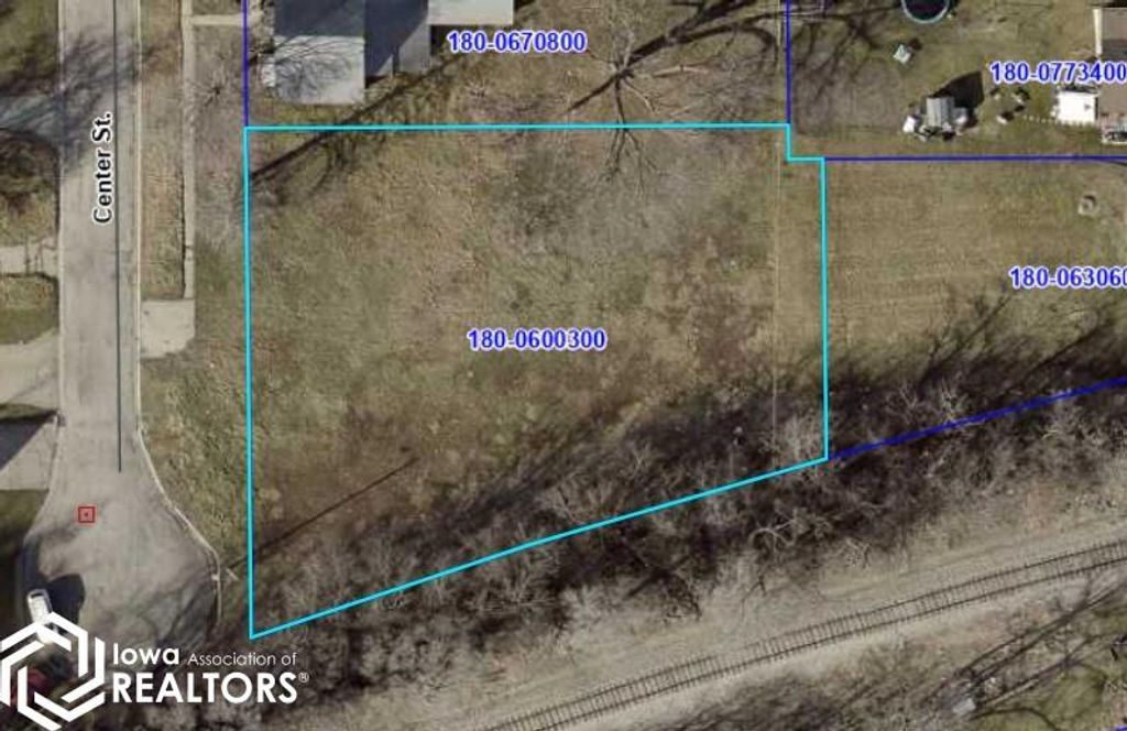 Photo of 814 Center Street, Grinnell, IA 50112 (MLS # 6337644)