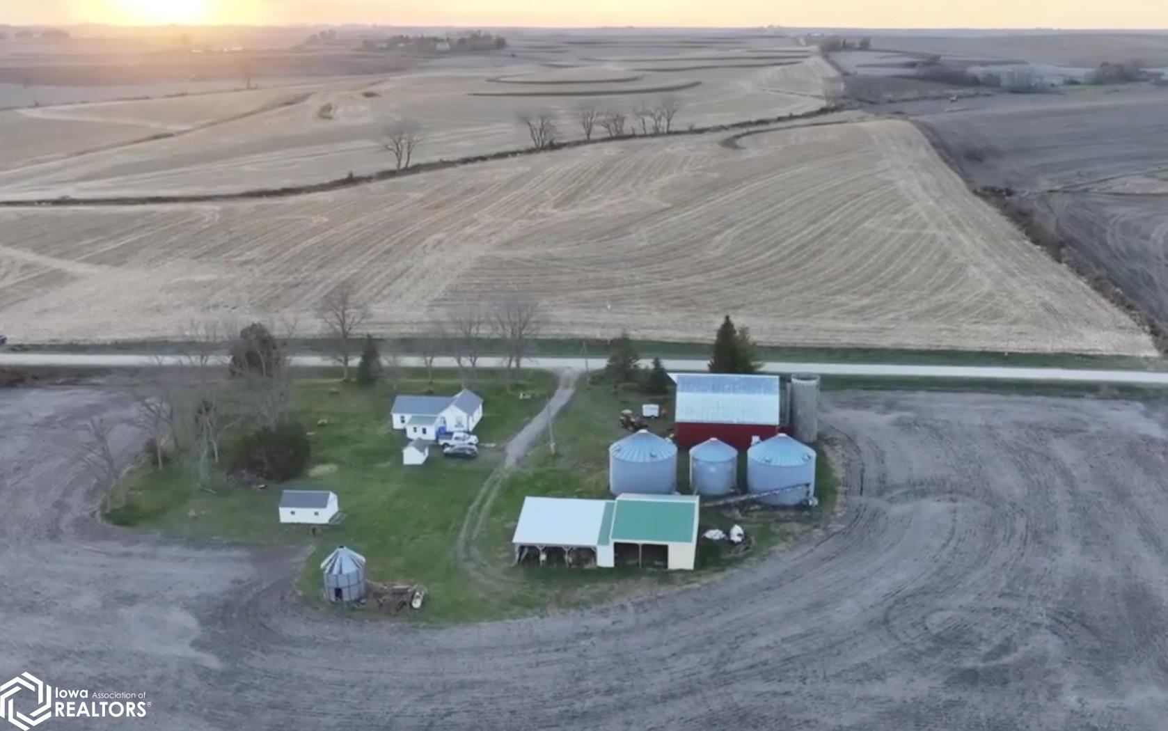 2704 Mockingbird Avenue