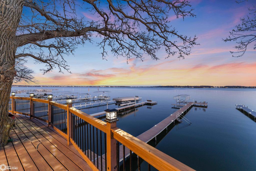 Photo of 2207 N Shore Drive, Clear Lake, IA 50428 (MLS # 6337504)