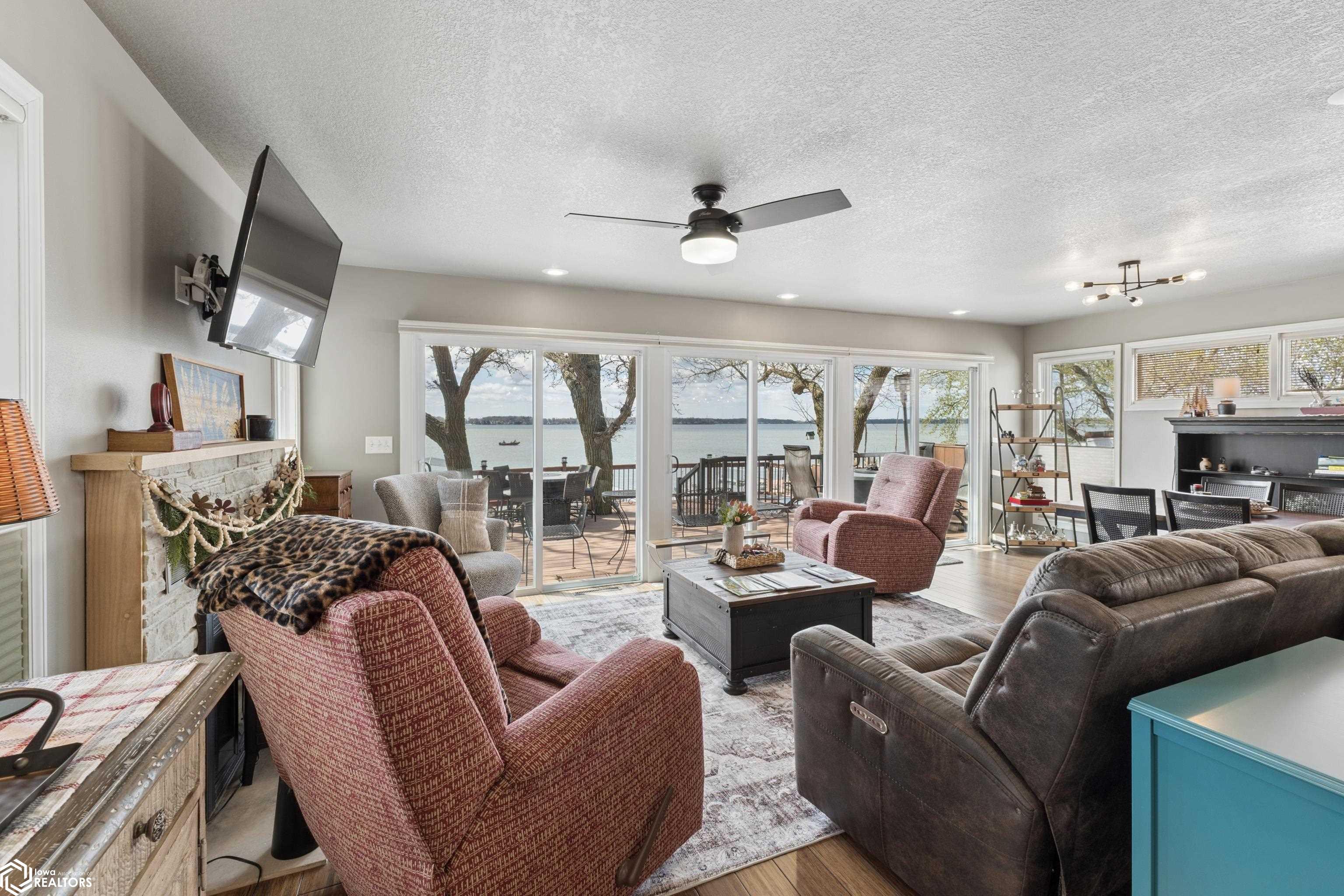 2207 N Shore Drive
