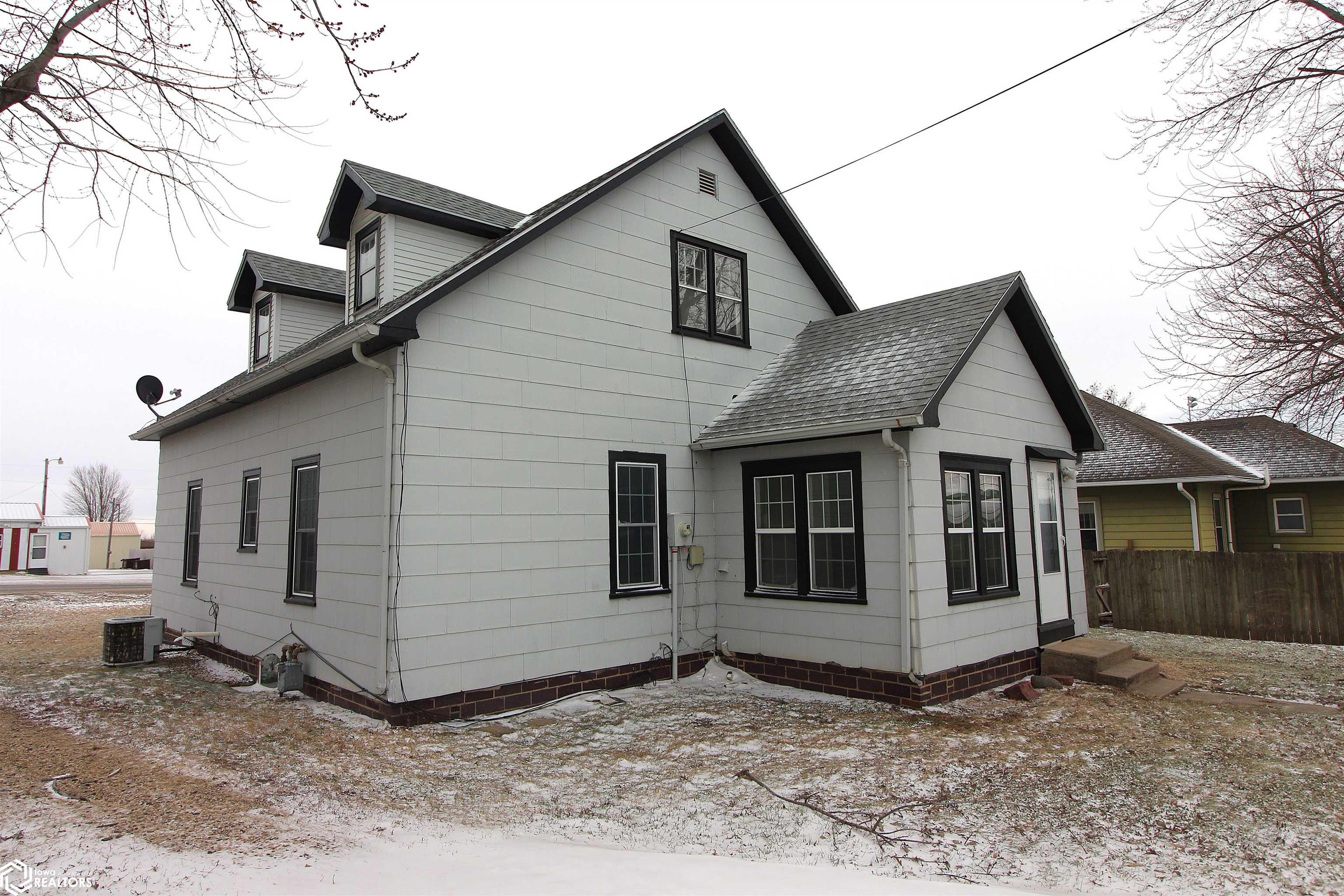807 Colorado Street - Photo 3
