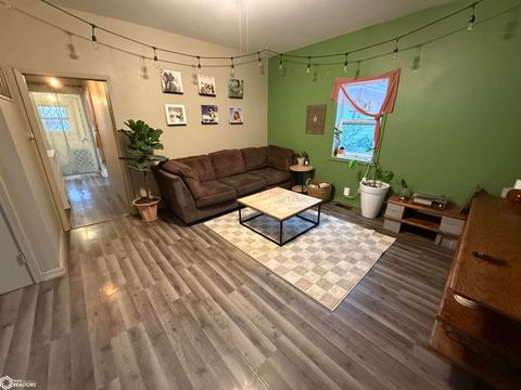 723 W Cass Street Osceola IA 50213