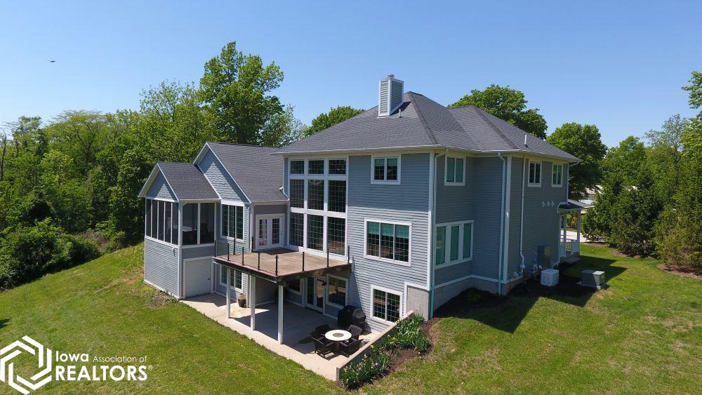 Burlington, Iowa, 52601, United States, 5 Bedrooms Bedrooms, ,5 BathroomsBathrooms,Residential,Active,2052140