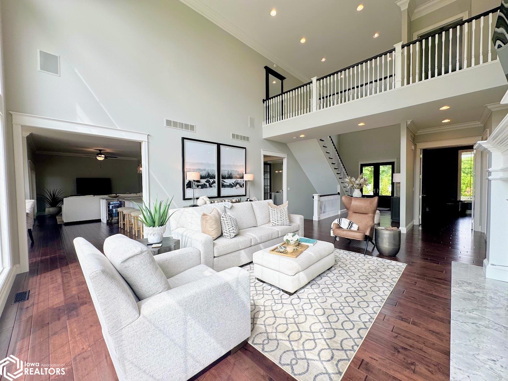 Burlington, Iowa, 52601, United States, 5 Bedrooms Bedrooms, ,5 BathroomsBathrooms,Residential,Active,2052140