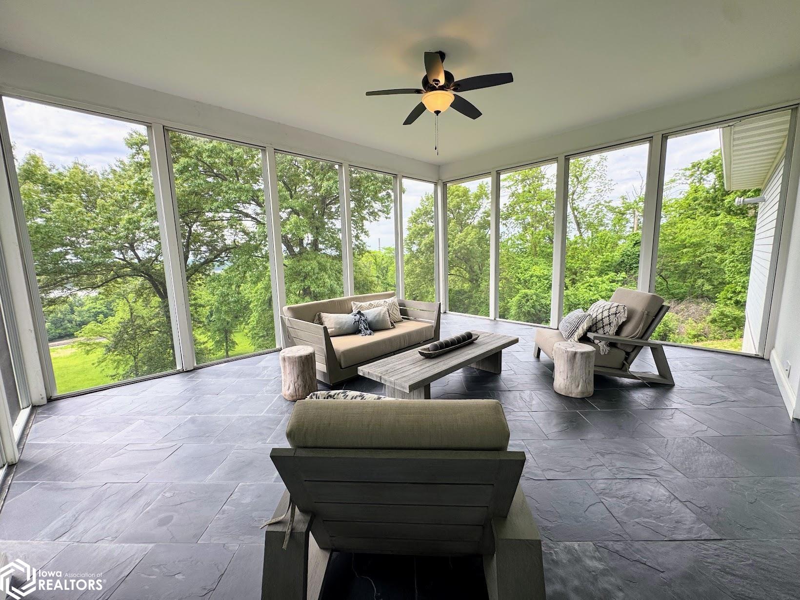 Burlington, Iowa, 52601, United States, 5 Bedrooms Bedrooms, ,5 BathroomsBathrooms,Residential,Active,2052140