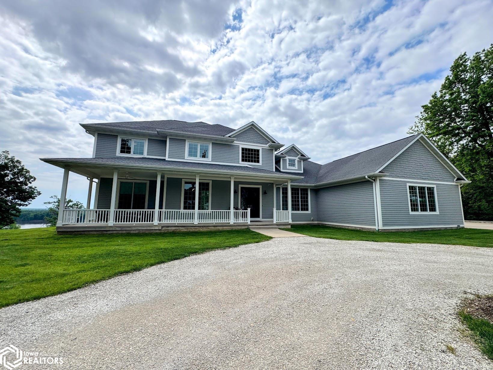 Burlington, Iowa, 52601, United States, 5 Bedrooms Bedrooms, ,5 BathroomsBathrooms,Residential,Active,2052140