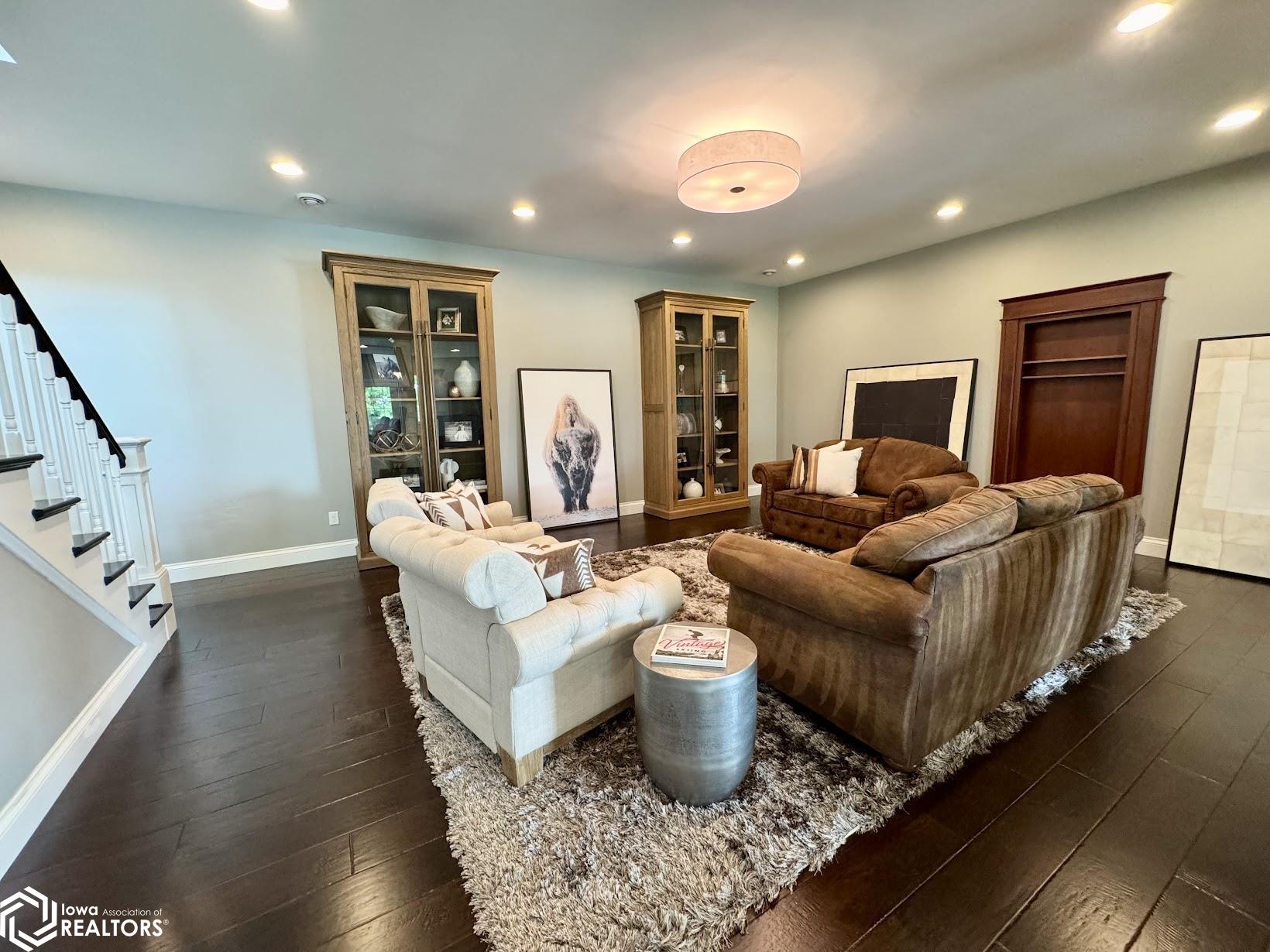 Burlington, Iowa, 52601, United States, 5 Bedrooms Bedrooms, ,5 BathroomsBathrooms,Residential,Active,2052140
