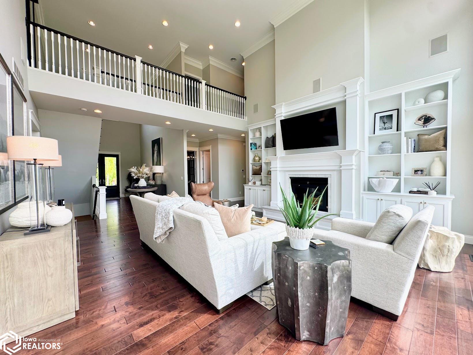 Burlington, Iowa, 52601, United States, 5 Bedrooms Bedrooms, ,5 BathroomsBathrooms,Residential,Active,2052140