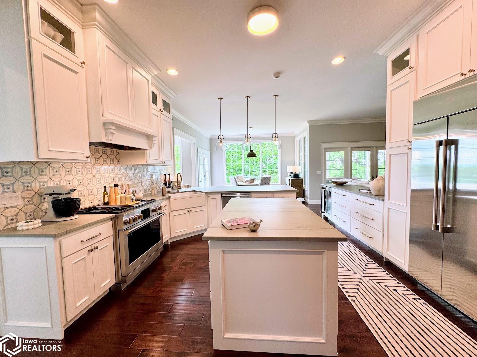 Burlington, Iowa, 52601, United States, 5 Bedrooms Bedrooms, ,5 BathroomsBathrooms,Residential,Active,2052140