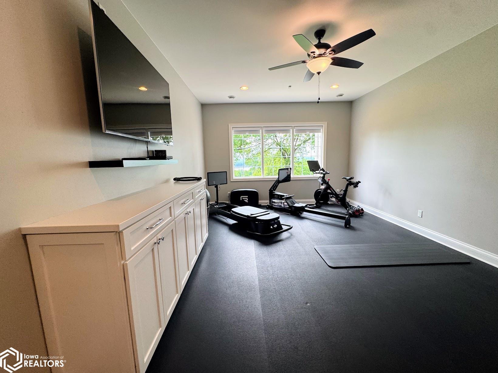 Burlington, Iowa, 52601, United States, 5 Bedrooms Bedrooms, ,5 BathroomsBathrooms,Residential,Active,2052140