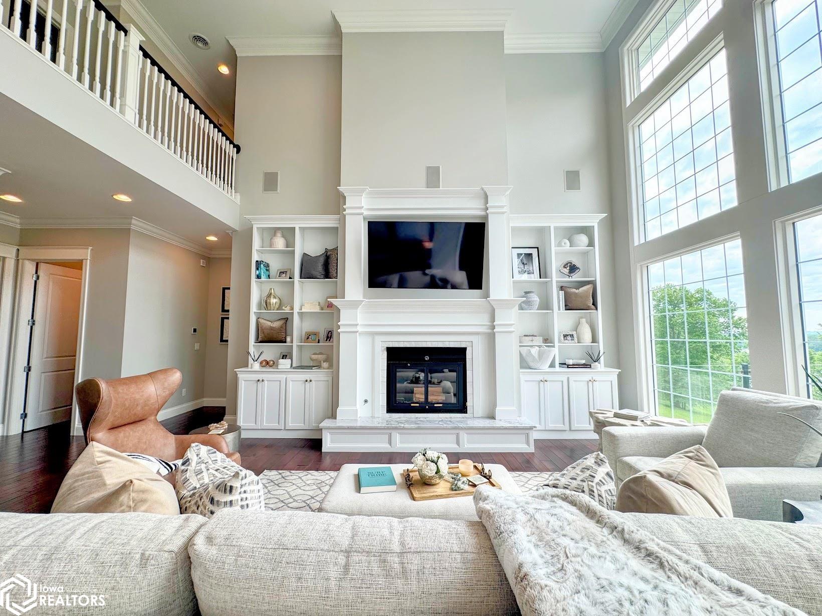 Burlington, Iowa, 52601, United States, 5 Bedrooms Bedrooms, ,5 BathroomsBathrooms,Residential,Active,2052140