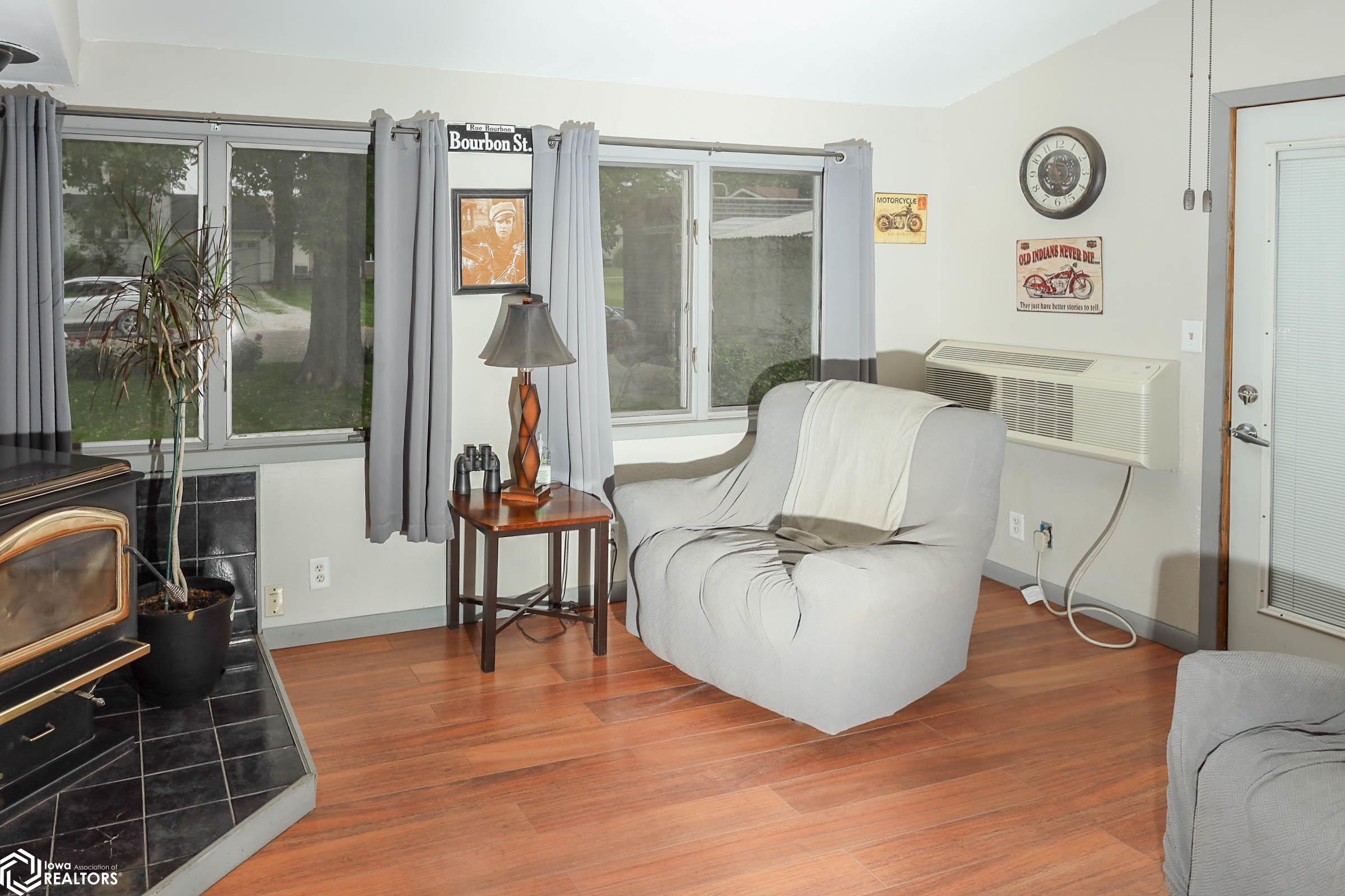 712 W Main Streets - Photo 3