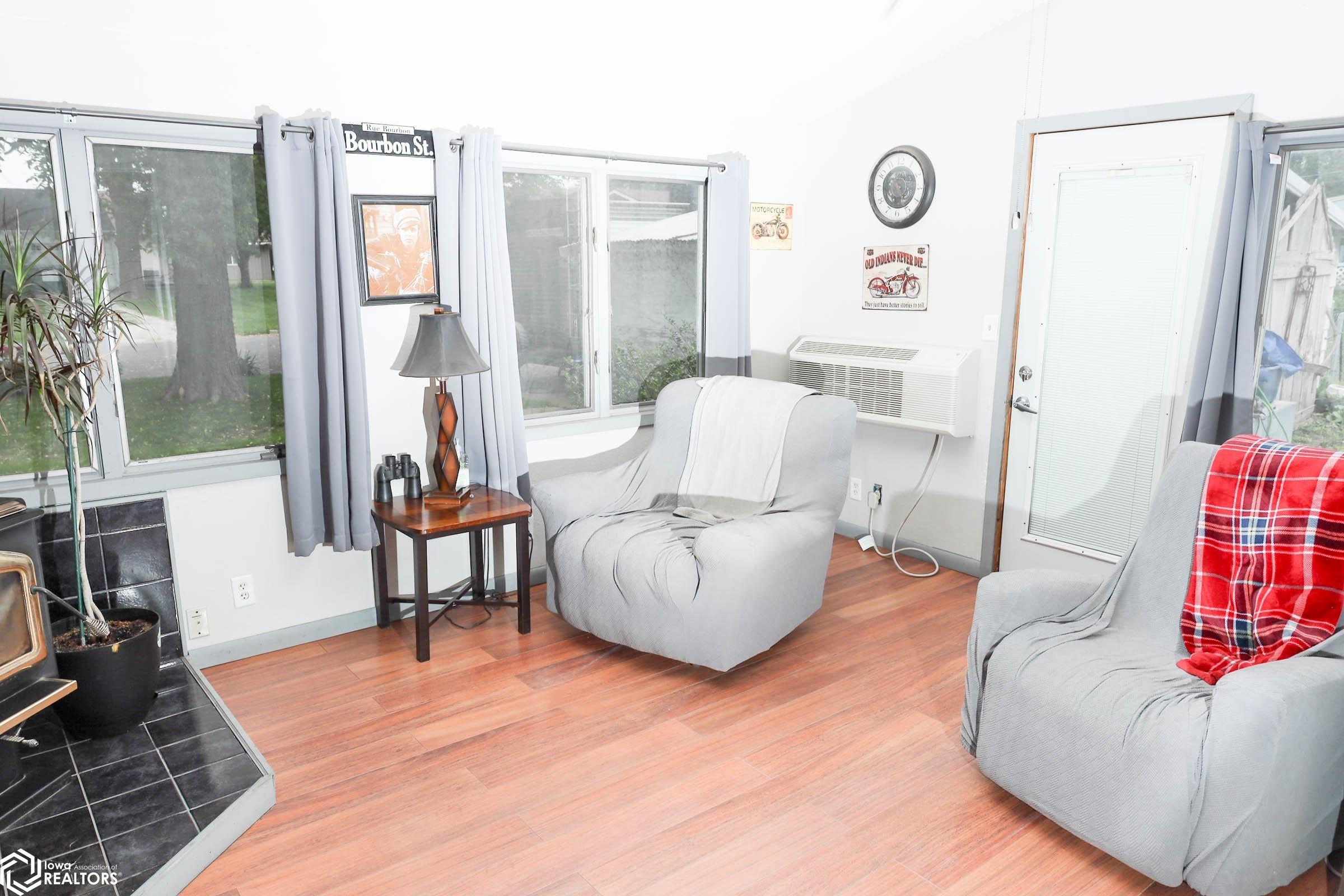 712 W Main Streets - Photo 2