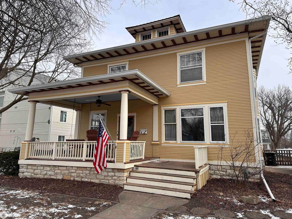 Photo of 302 N Adams Street, Mount Pleasant, IA 52641 (MLS # 6334978)